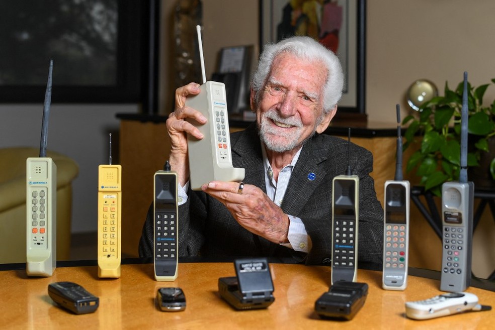 quem inventou o celular