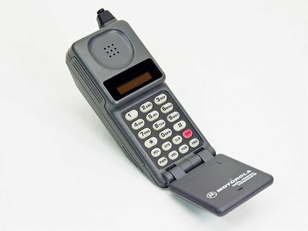 primeiro telefone móvel