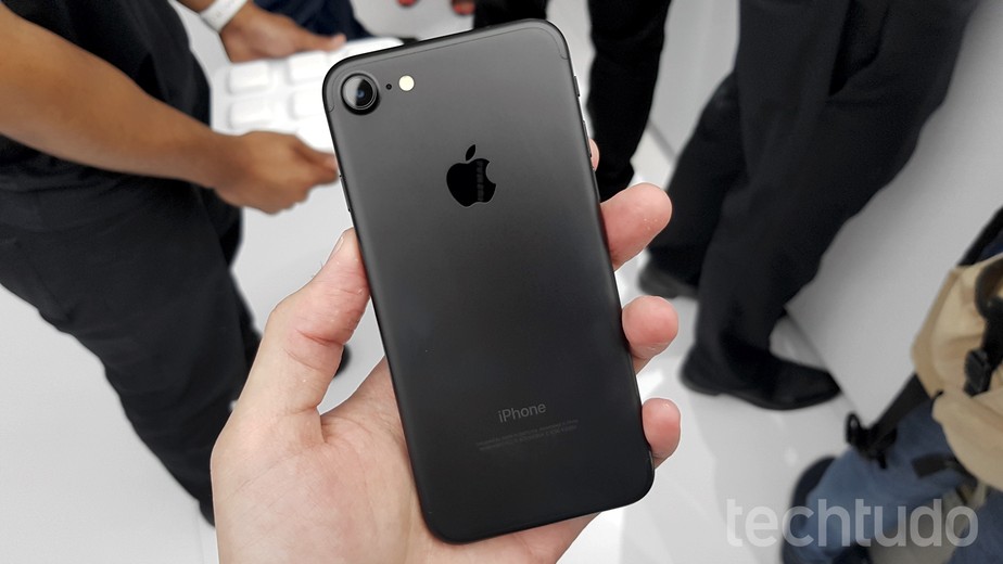 iPhone 7 data oficial